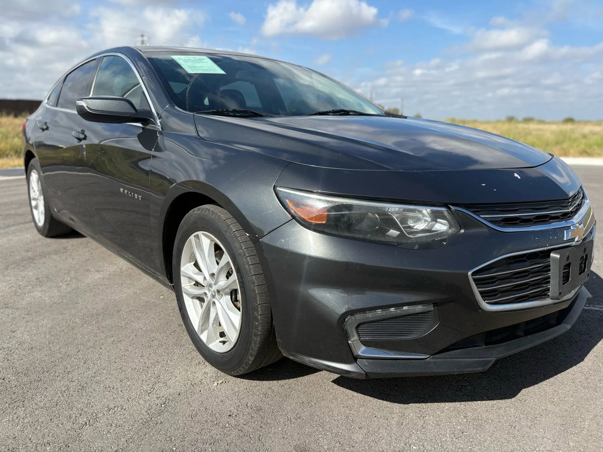 Used 2018 Chevrolet Malibu LT image 3