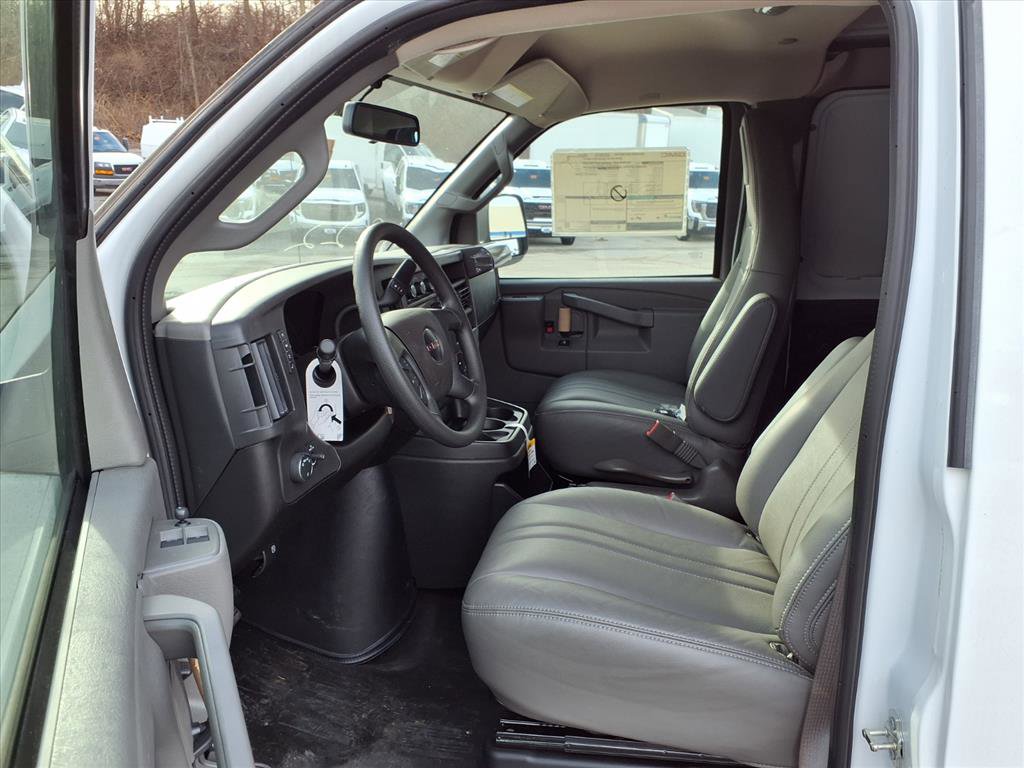 New 2025 GMC Savana 2500 w/ Driver Convenience Package RWD image 14