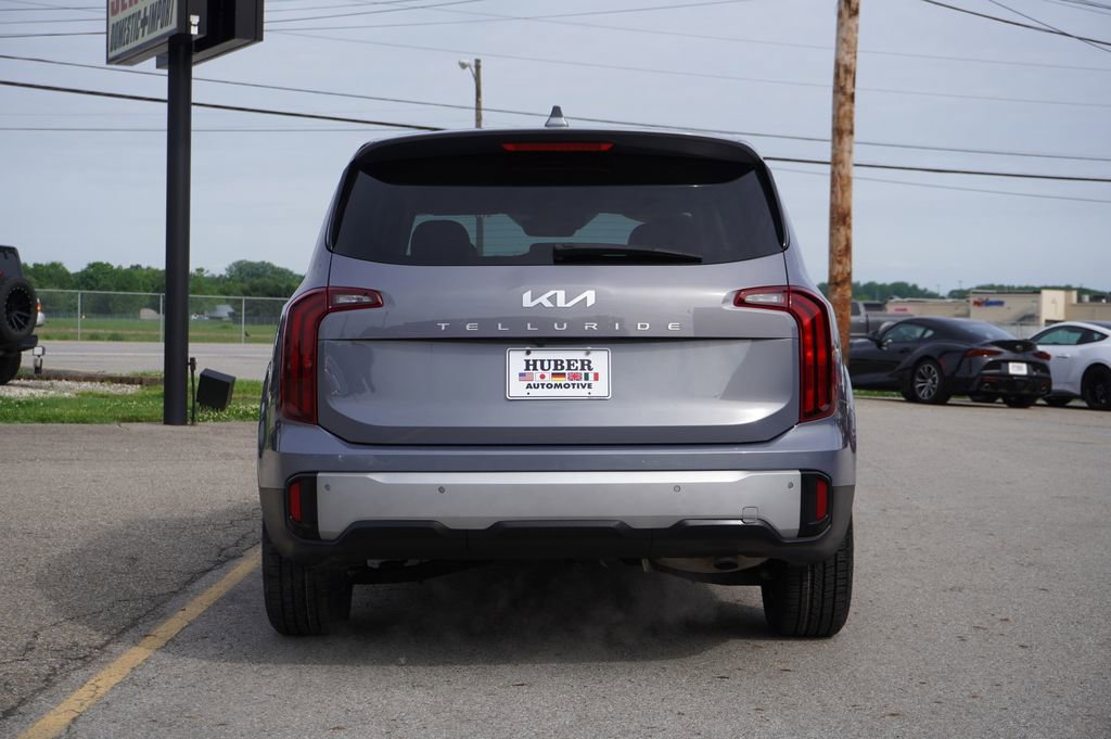 Used 2023 Kia Telluride LX FWD image 6