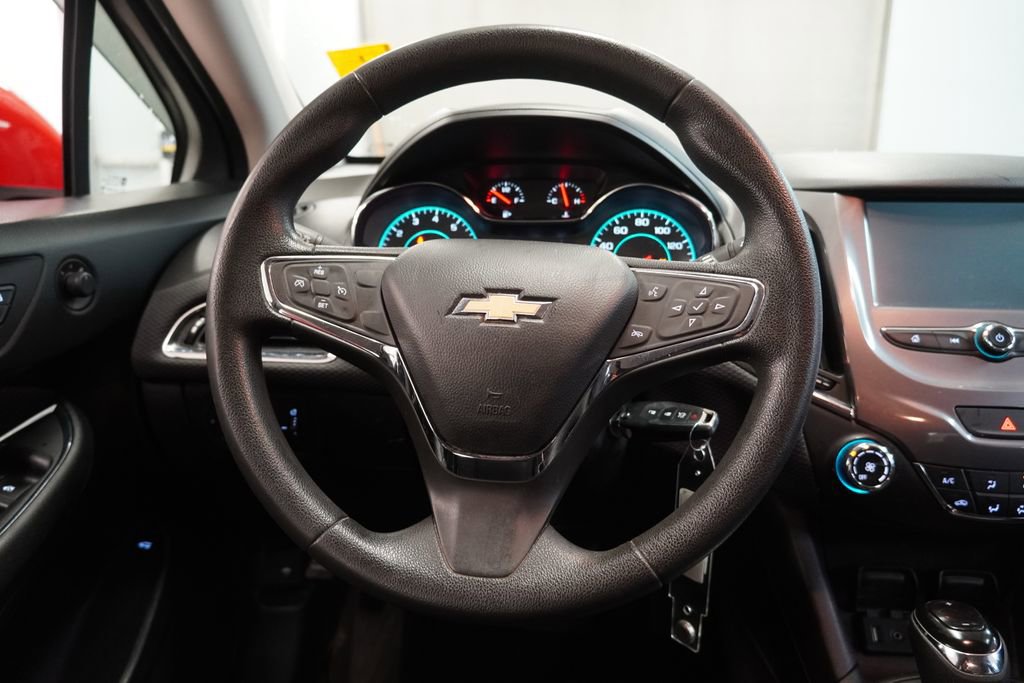 Used 2016 Chevrolet Cruze LT FWD image 17
