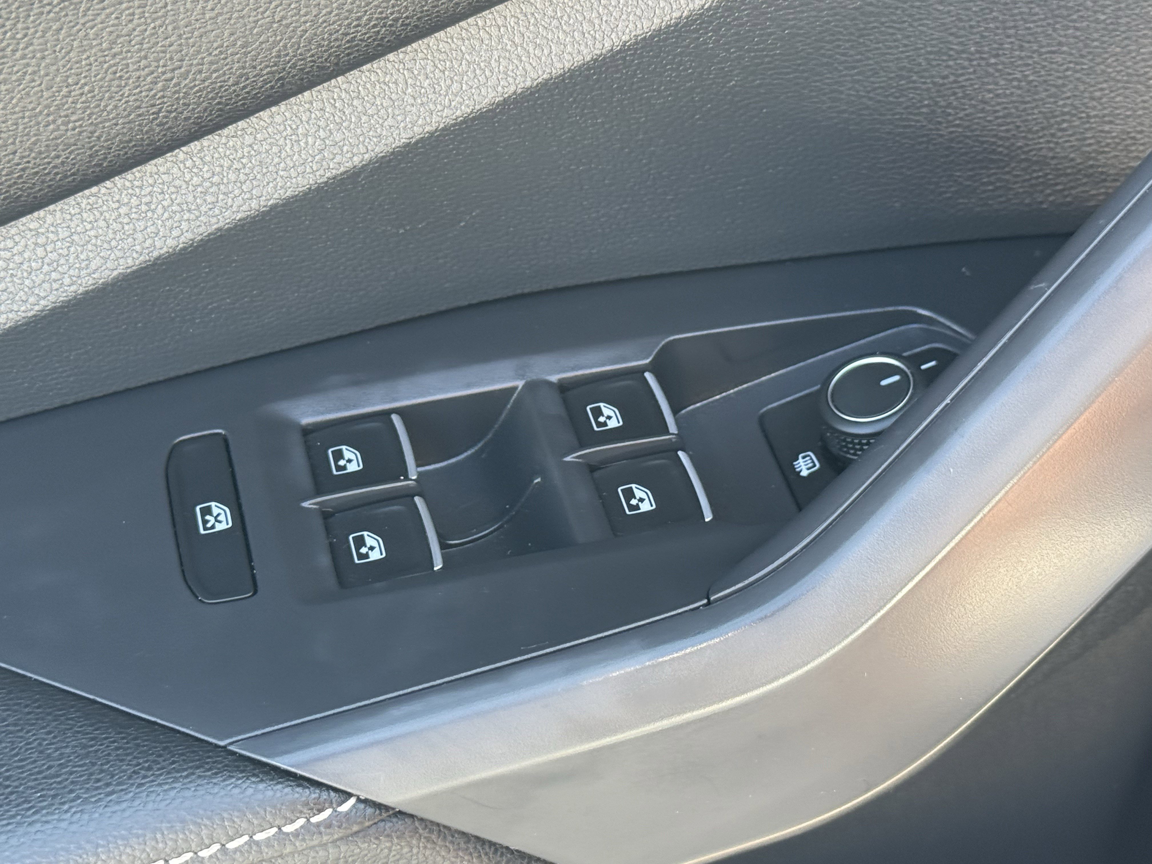 Used 2025 Volkswagen Jetta Sport FWD image 25