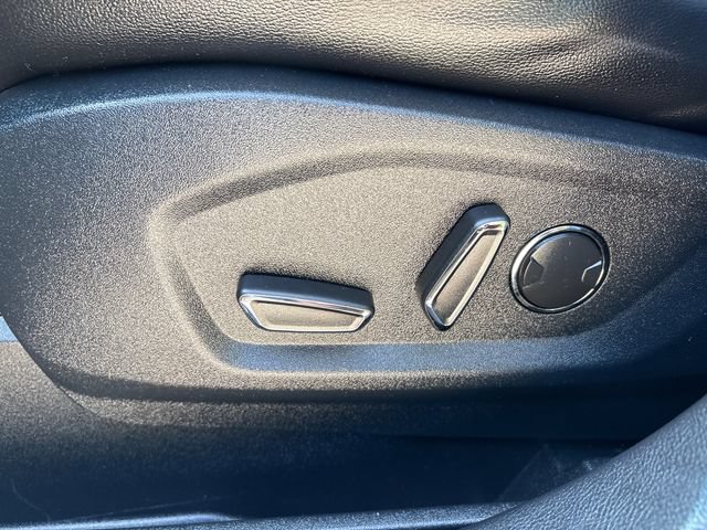 Used 2016 Ford Edge Titanium w/ Equipment Group 301A AWD/4WD image 36