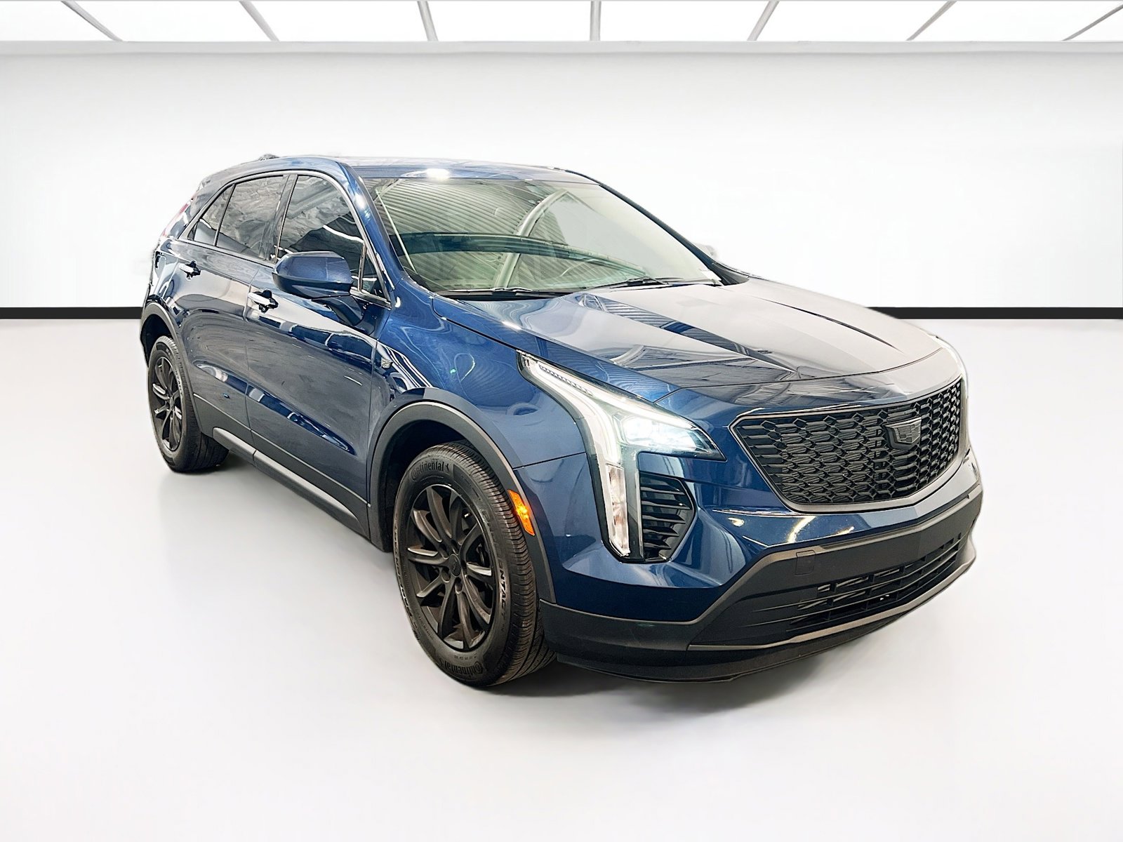 Used 2019 Cadillac XT4 Luxury FWD image 3