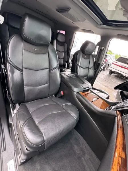 Used 2015 Cadillac Escalade Premium AWD/4WD image 21