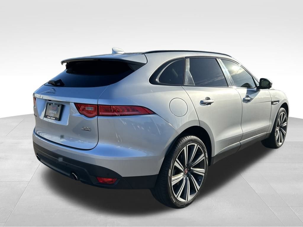 Used 2019 Jaguar F-PACE Prestige image 5