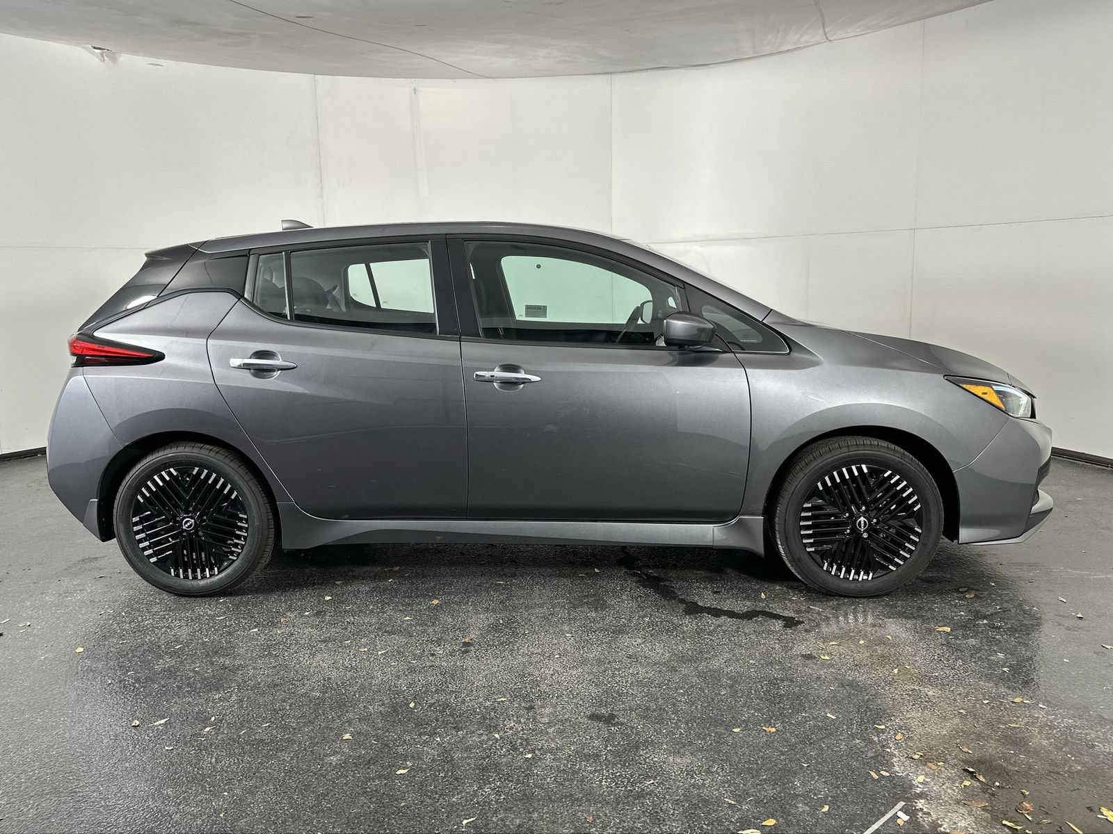 New 2025 Nissan Leaf SV Plus FWD image 9