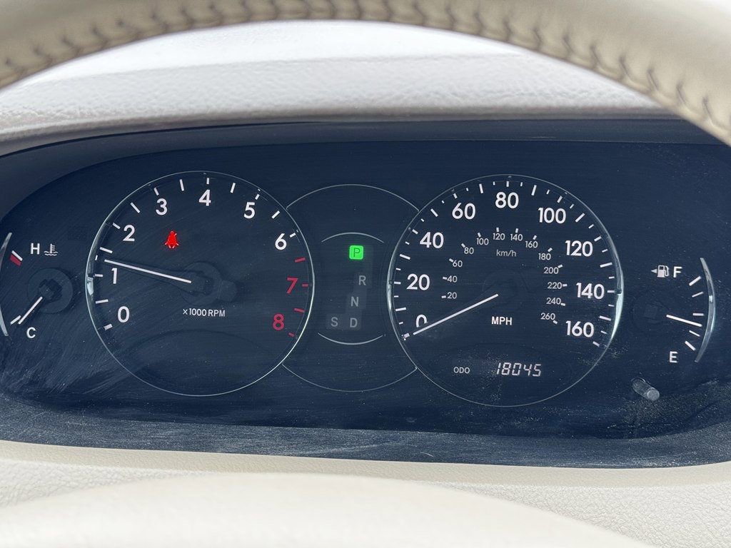 Used 2010 Toyota Avalon XLS image 12