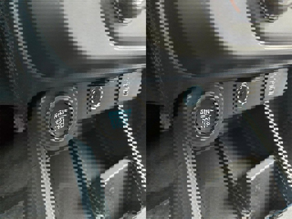 New 2025 Ford Maverick XLT w/ XLT Luxury Package image 19