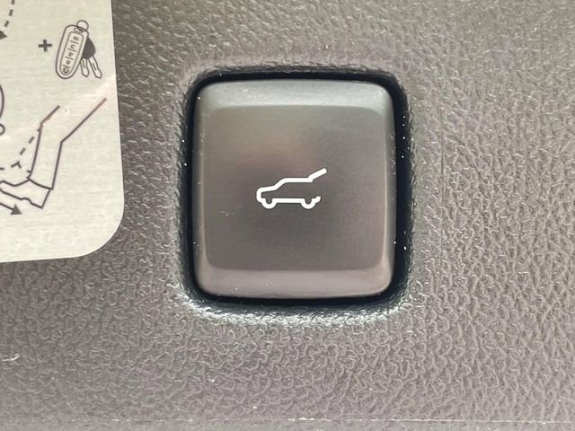 Certified 2020 Ford Escape Titanium image 35