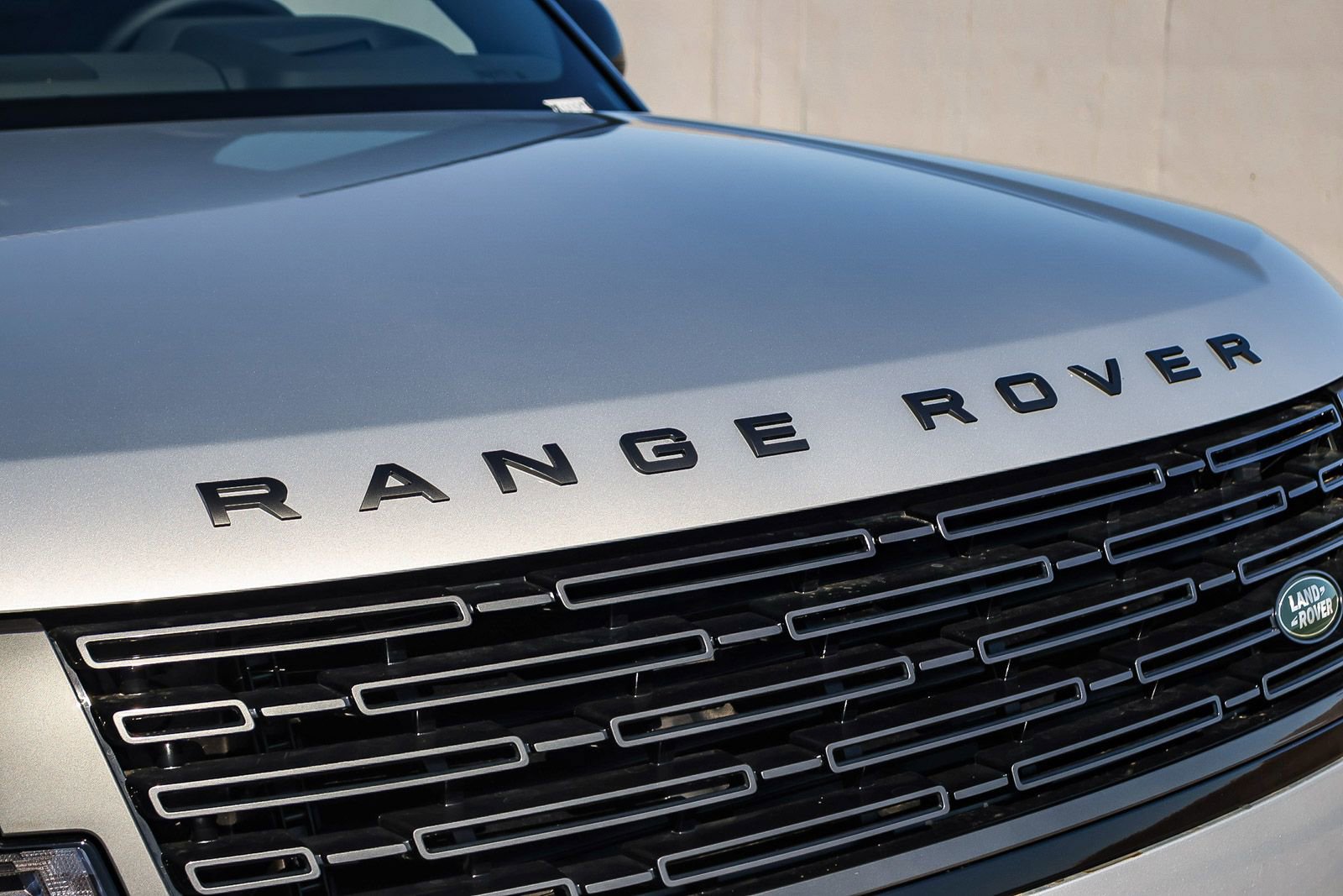New 2025 Land Rover Range Rover SE image 16
