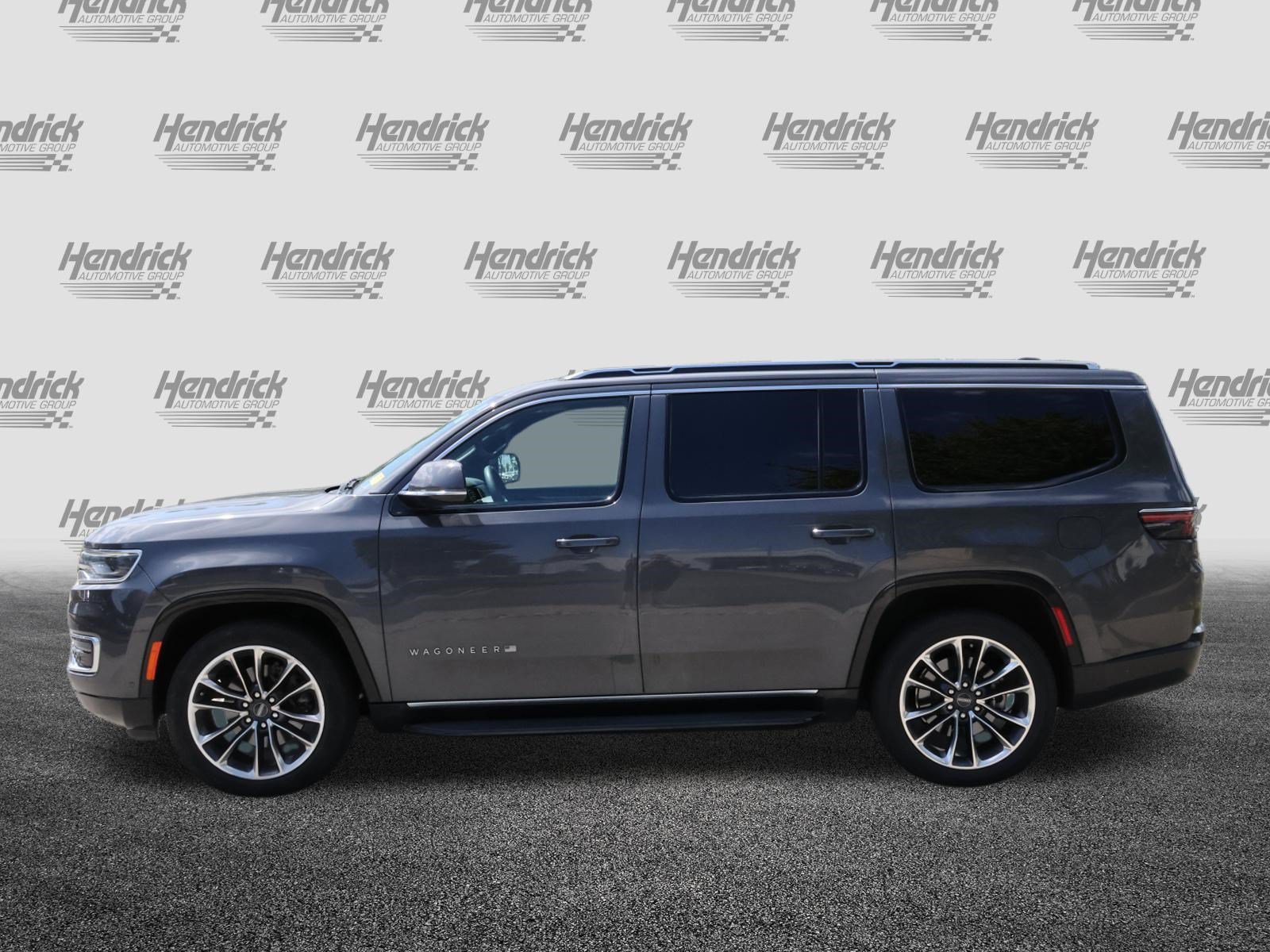 Used 2022 Jeep Wagoneer Series II w/ Premium Group I AWD/4WD image 6
