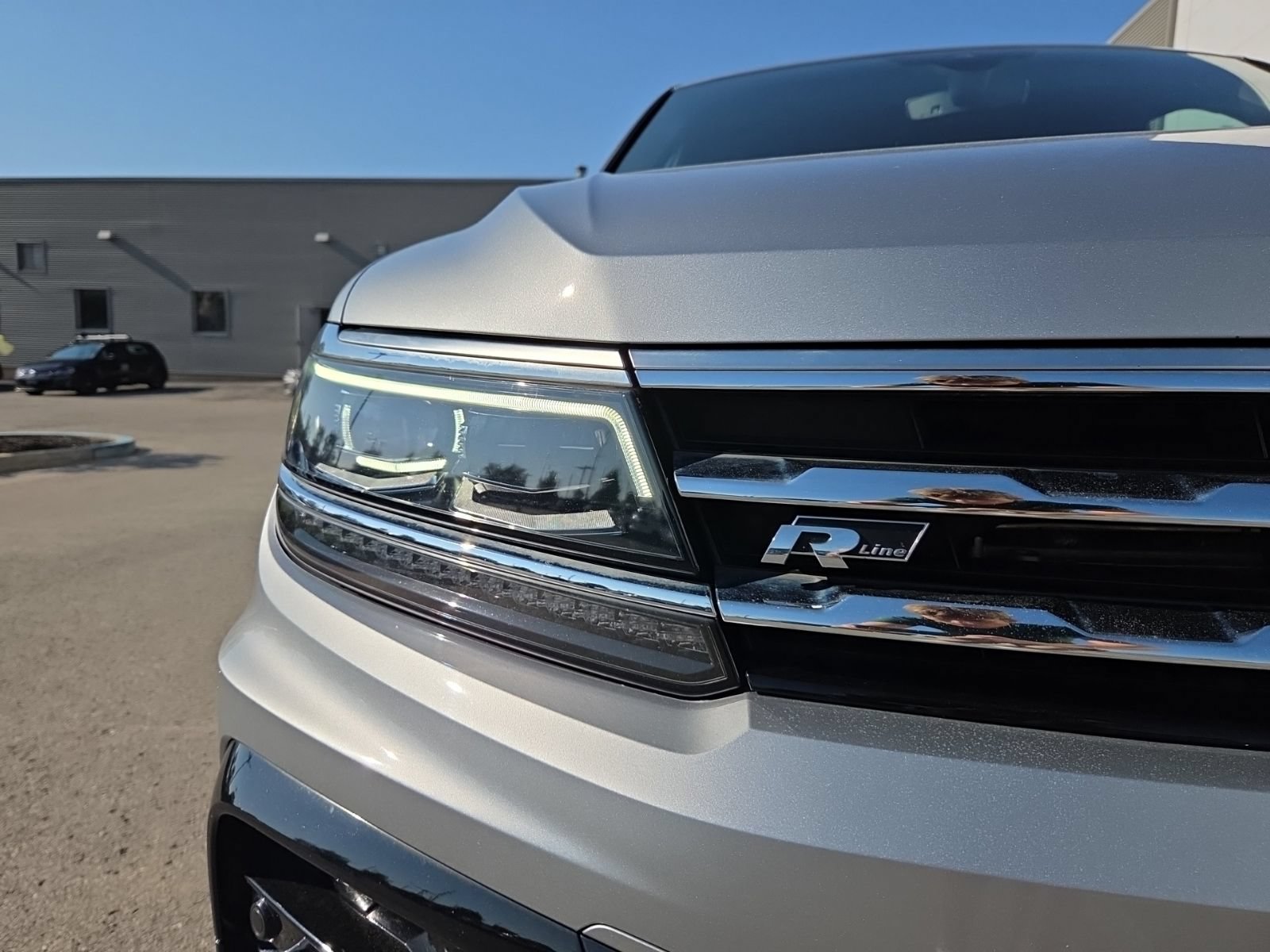 Used 2019 Volkswagen Tiguan SEL Premium R-Line AWD/4WD image 5