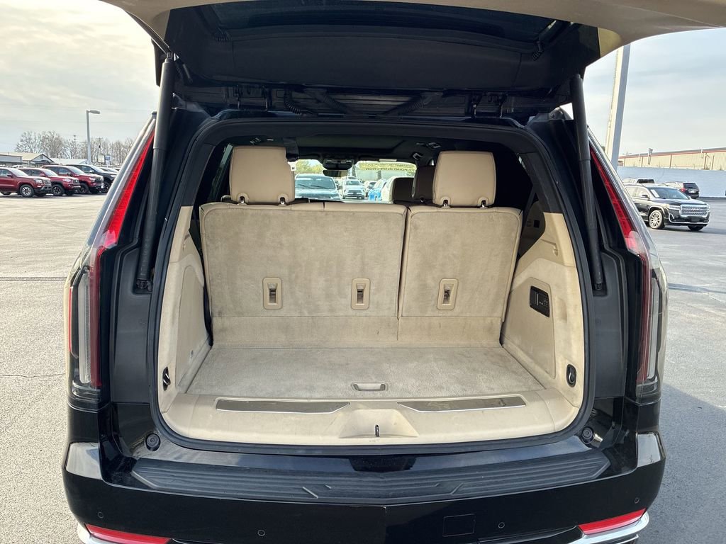 Used 2023 Cadillac Escalade Premium Luxury w/ Performance Package AWD/4WD image 21