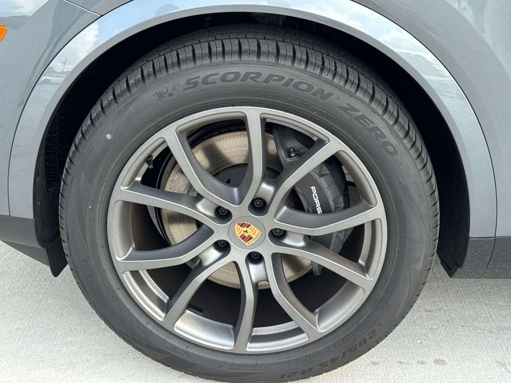 New 2026 Porsche Cayenne image 8