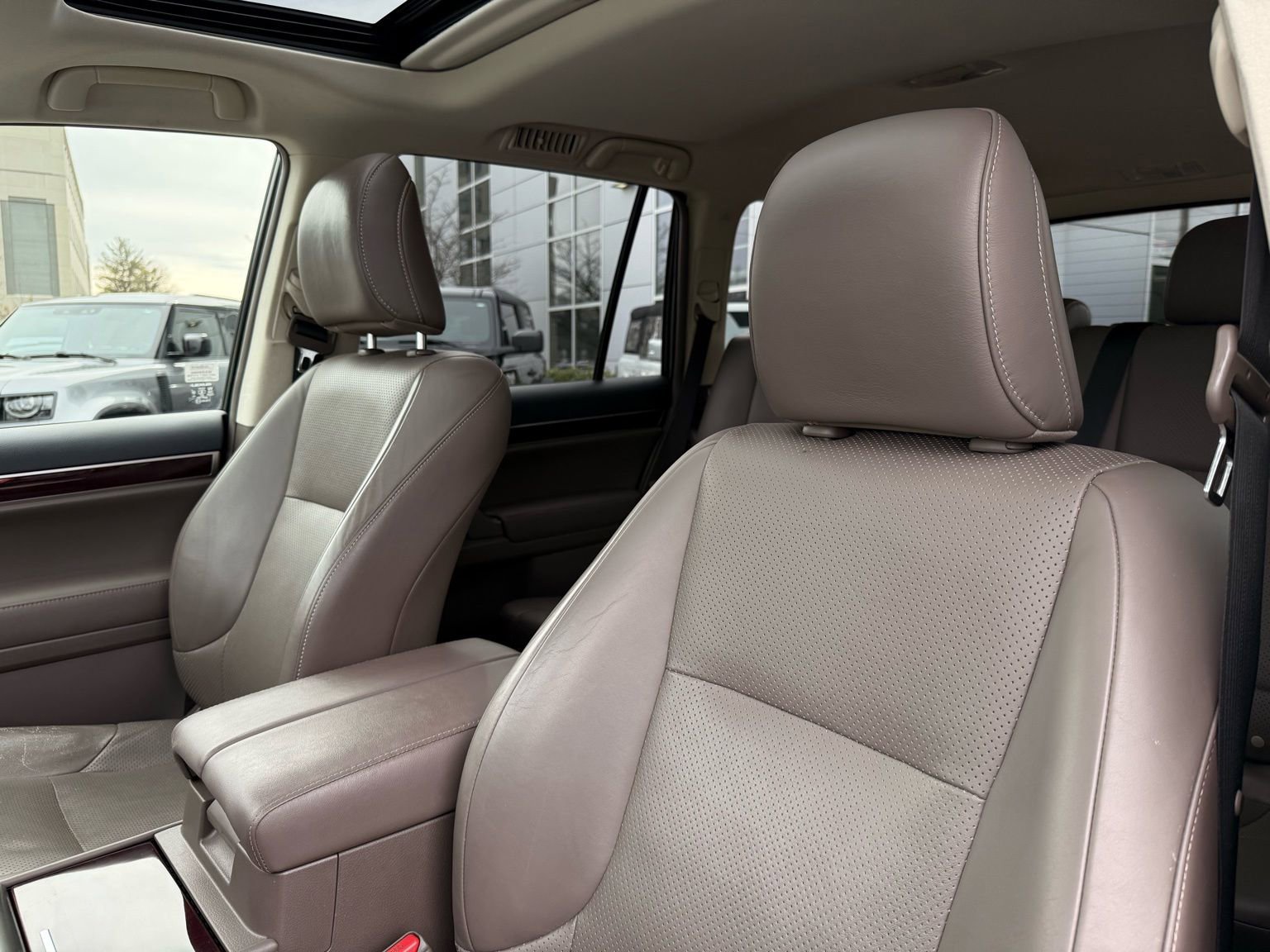 Used 2016 Lexus GX 460 Luxury w/ Preferred Accessory Package image 41