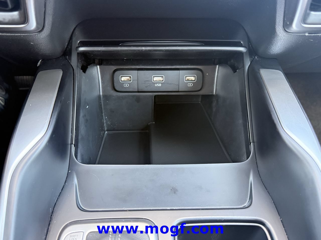 Used 2023 Kia Sorento LX FWD image 9