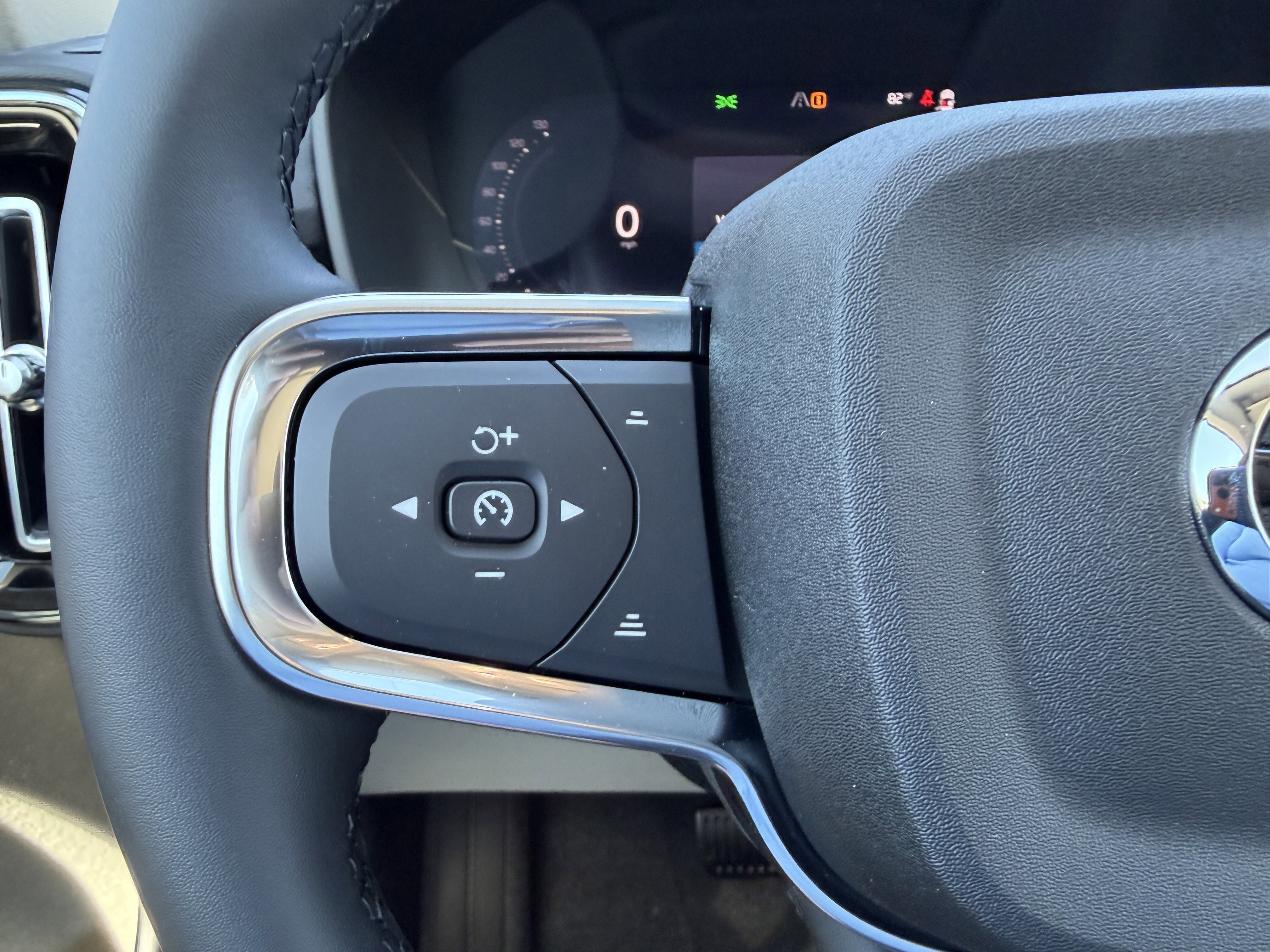 New 2026 Volvo XC40 B5 Ultra w/ Protection Package AWD/4WD image 28