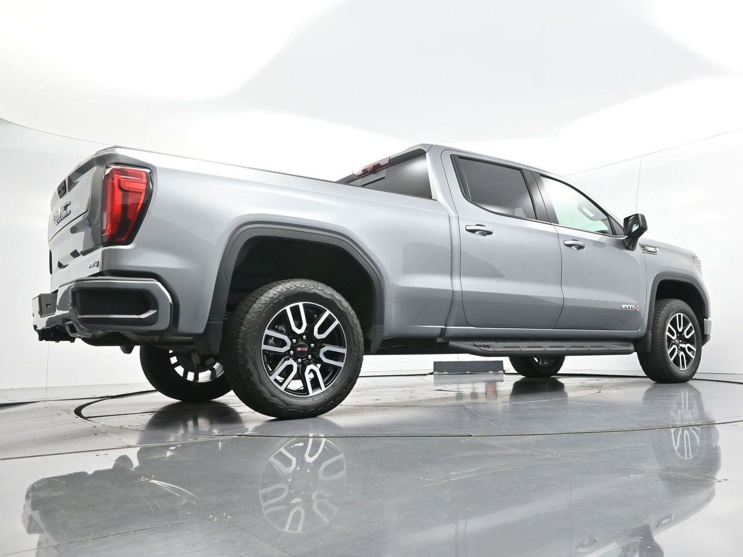 Used 2025 GMC Sierra 1500 AT4 w/ AT4 Premium Package AWD/4WD image 52
