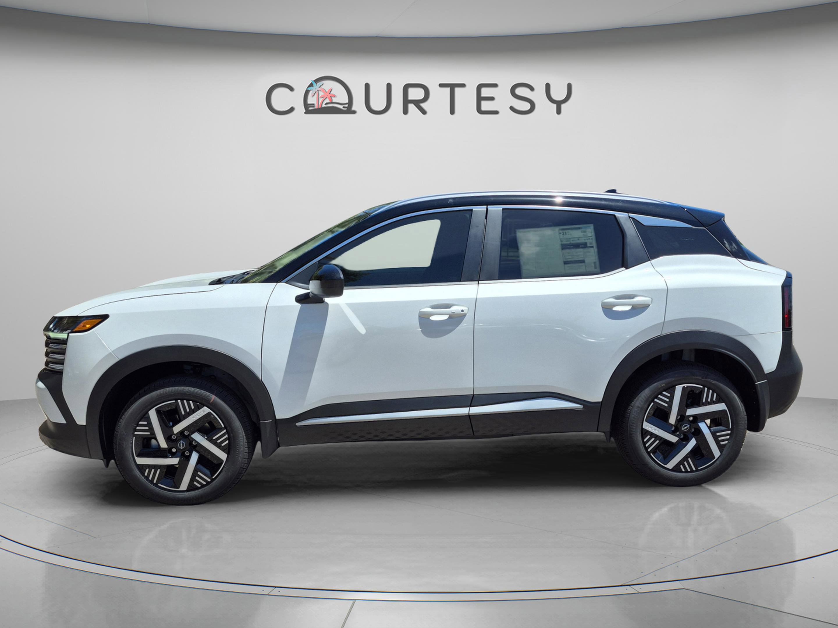 New 2026 Nissan Kicks SV w/ SV Premium Package FWD image 2