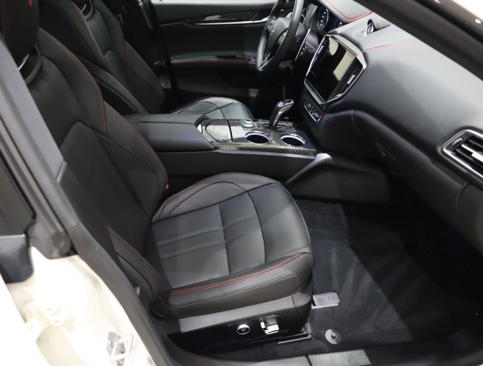 Used 2024 Maserati Ghibli Modena Q4 image 16