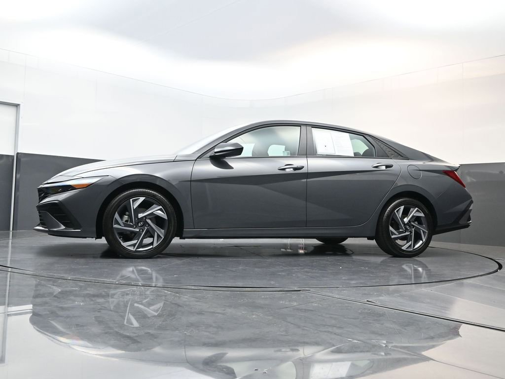 Certified 2025 Hyundai Elantra SEL image 26