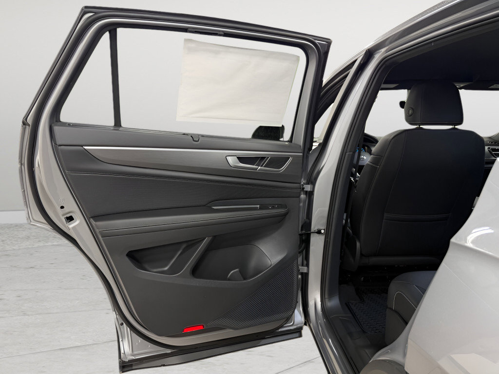 New 2026 Volkswagen Atlas Cross Sport SE image 21