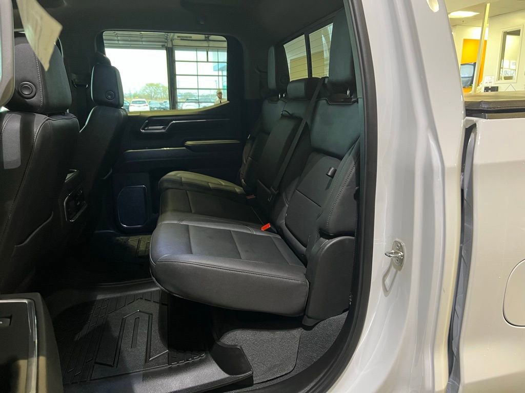 Used 2024 GMC Sierra 1500 SLT w/ SLT Premium Plus Package AWD/4WD image 17