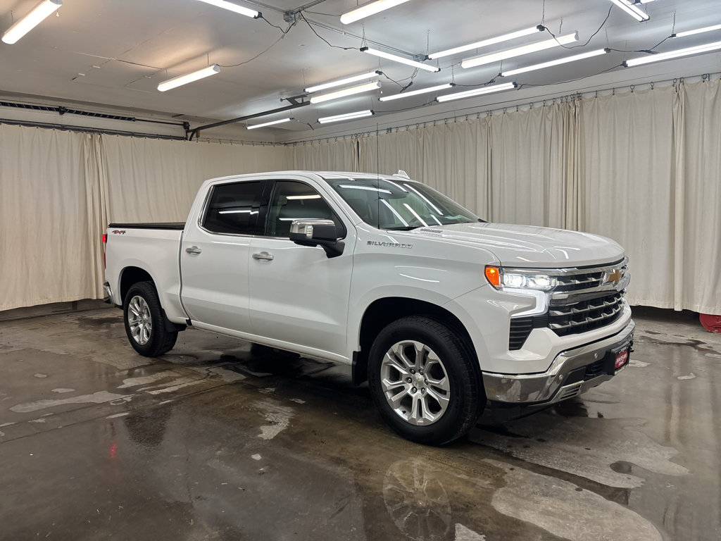 Used 2024 Chevrolet Silverado 1500 LTZ AWD/4WD image 3