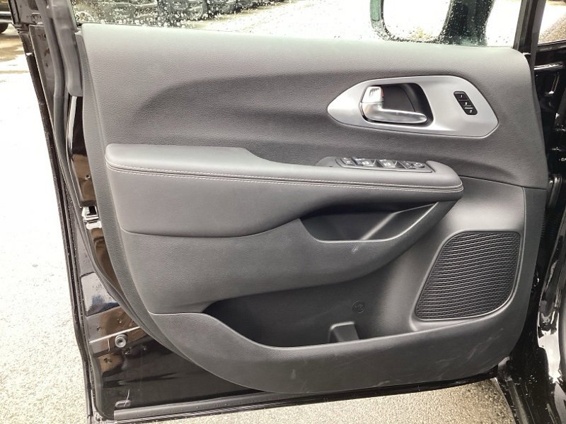 New 2026 Chrysler Pacifica Limited w/ S Appearance Package image 21