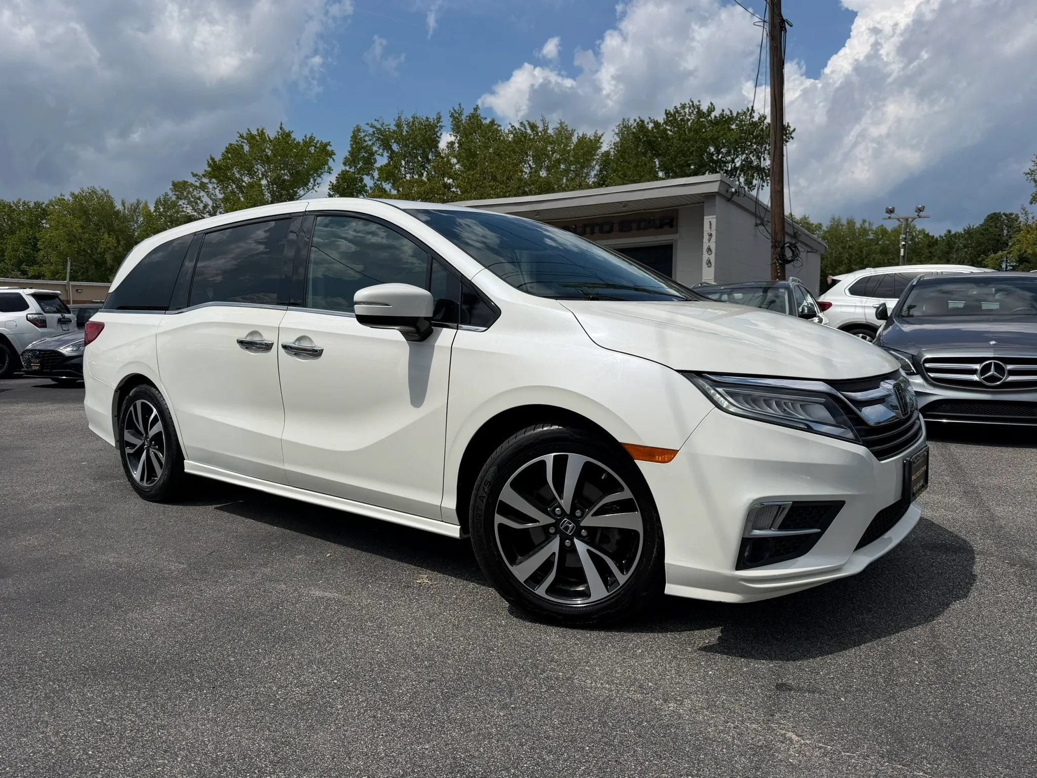 Used 2019 Honda Odyssey Elite image 1