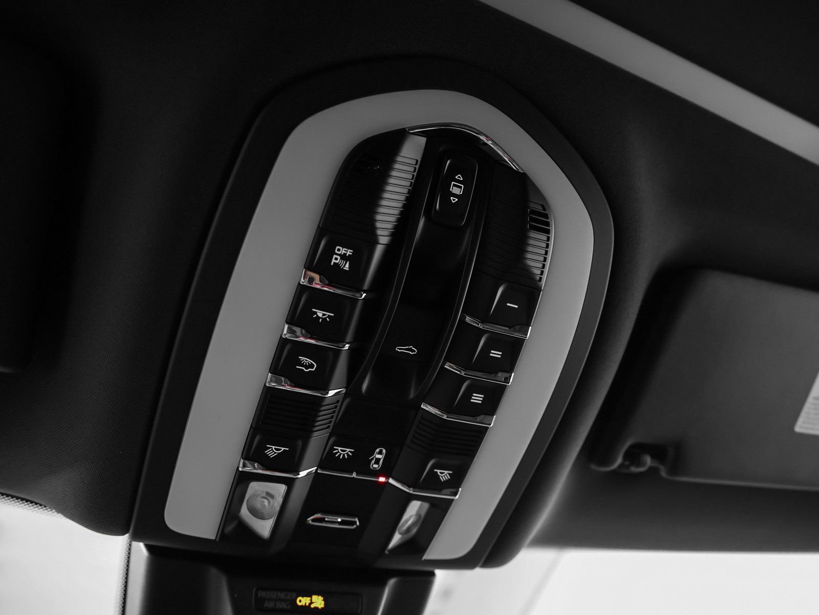 Certified 2026 Porsche Macan image 40
