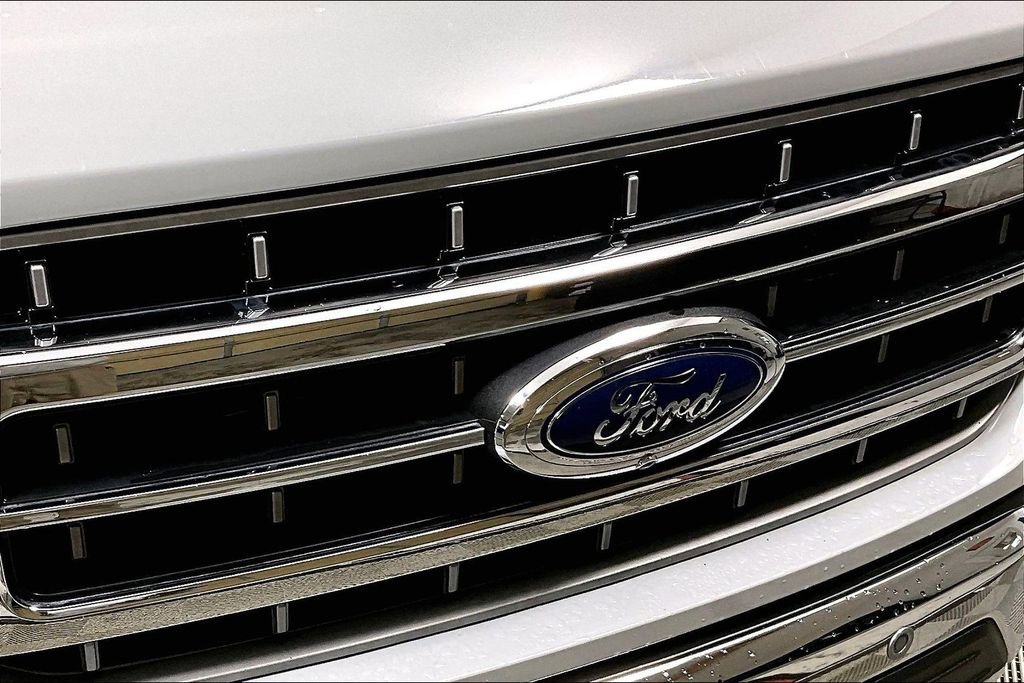 Used 2023 Ford F150 Lariat w/ Max Trailer Tow Package image 30