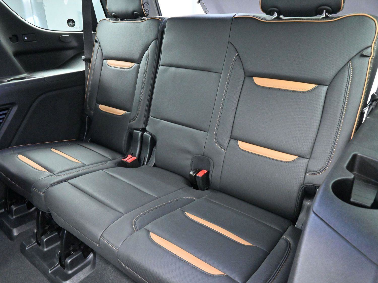 Used 2023 GMC Yukon AT4 w/ AT4 Premium Plus Package image 34