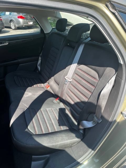 Used 2013 Ford Fusion SE FWD image 12