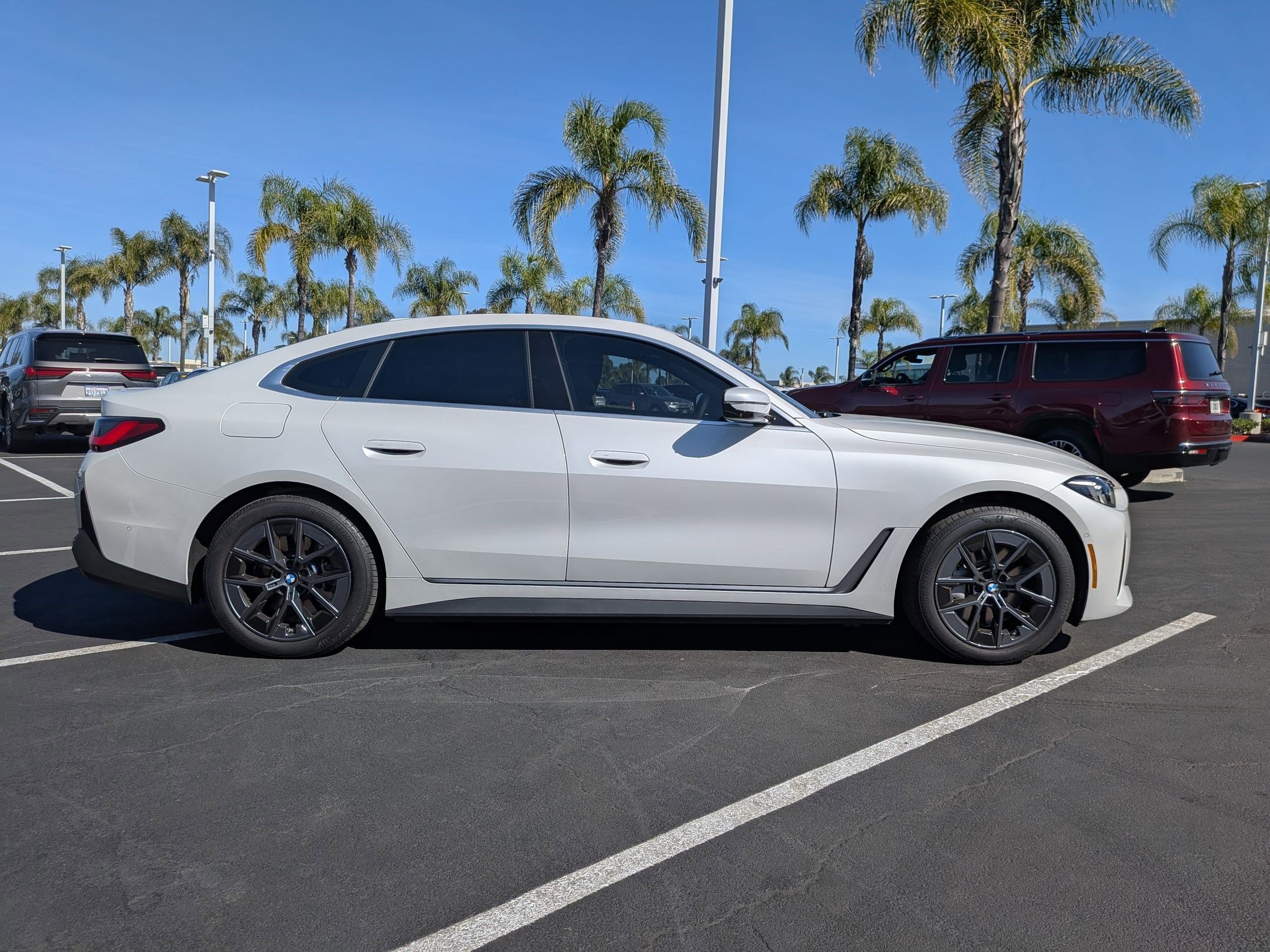 Used 2025 BMW i4 eDrive40 w/ Parking Assistance Package image 10