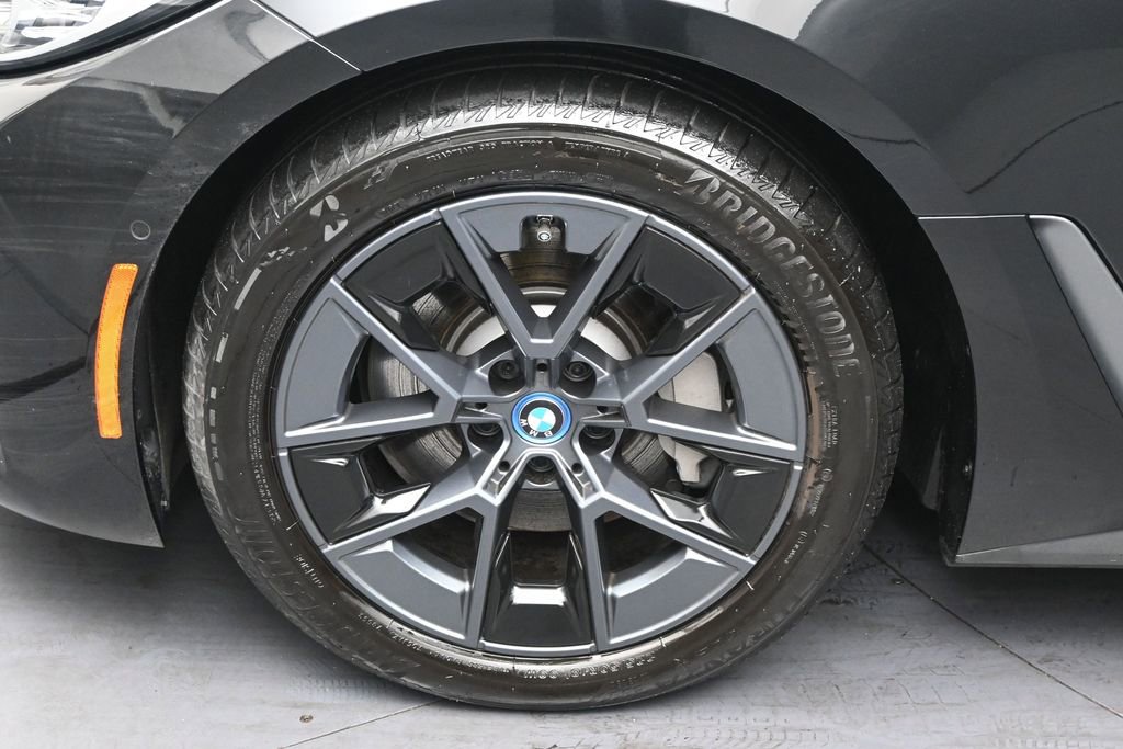 Used 2024 BMW i4 eDrive40 w/ Premium Package RWD image 38
