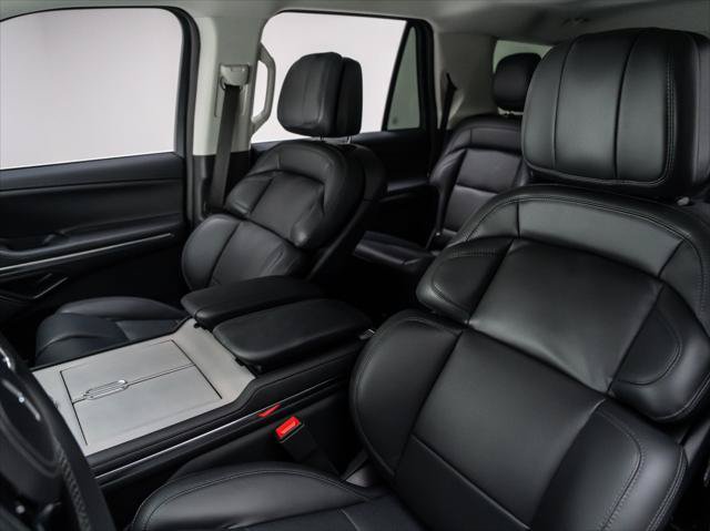New 2026 Lincoln Navigator Premiere AWD/4WD image 15