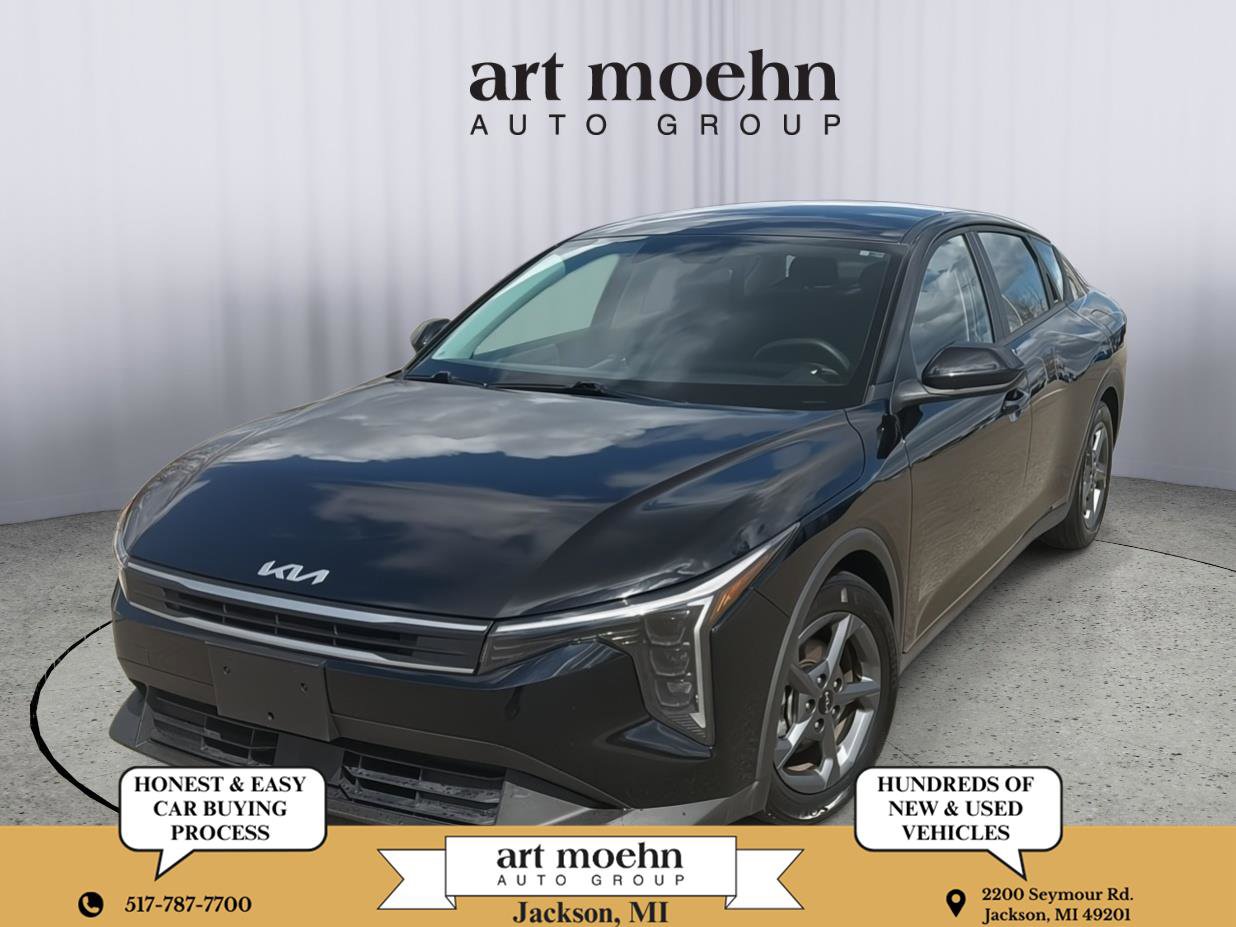 Used 2025 Kia K4 LXS image 1