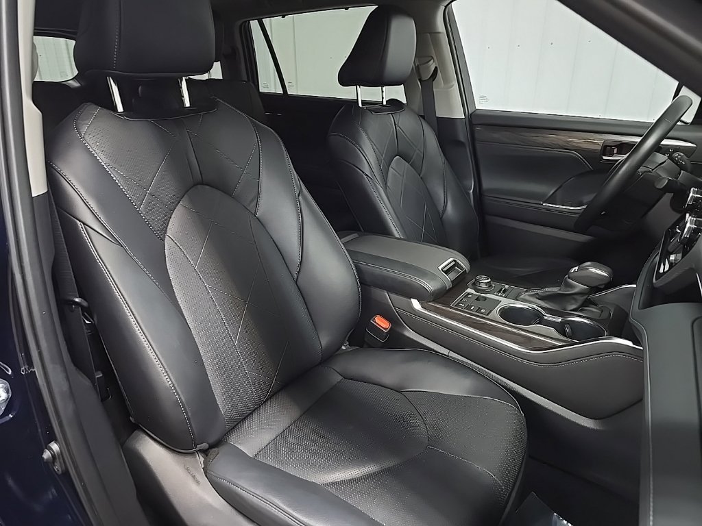 Used 2024 Toyota Highlander Platinum AWD/4WD image 15
