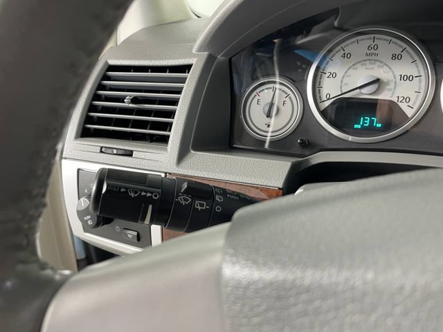 Used 2010 Chrysler Town & Country Touring FWD image 11