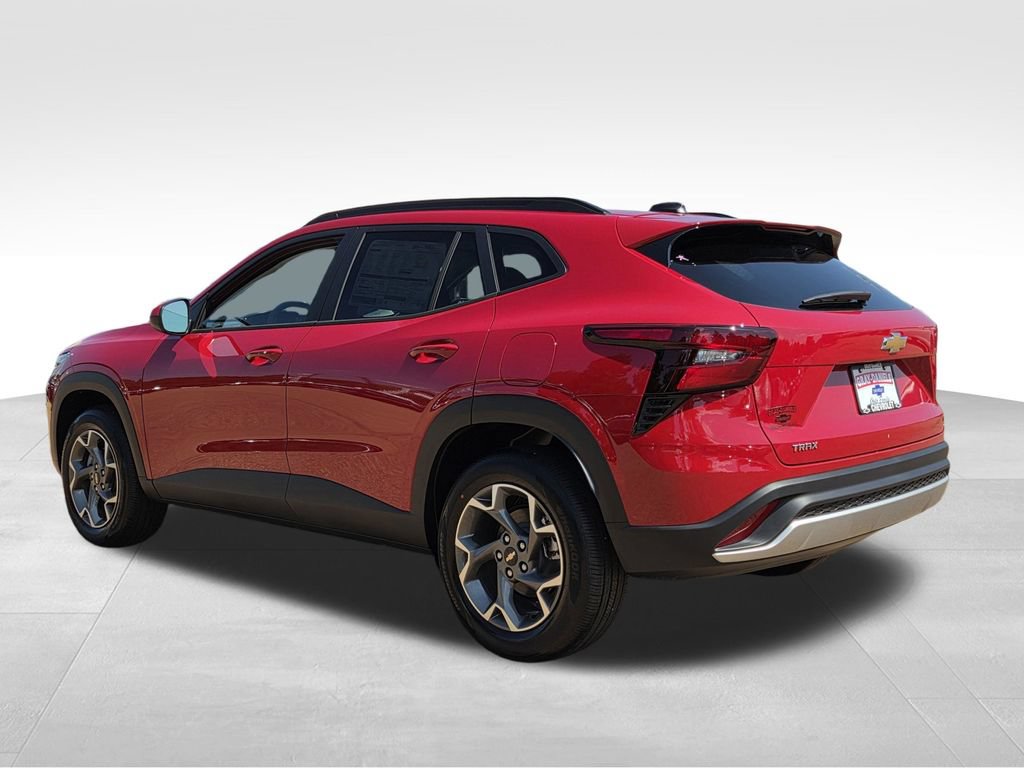 New 2026 Chevrolet Trax LT w/ LT Convenience Package FWD image 8