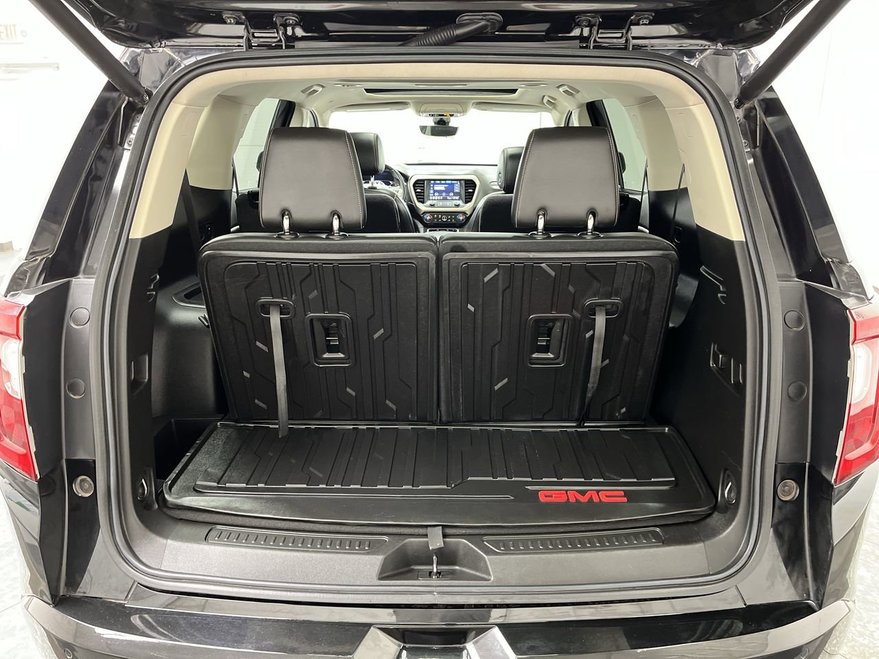Certified 2023 GMC Acadia Denali w/ Denali Technology Package AWD/4WD image 34