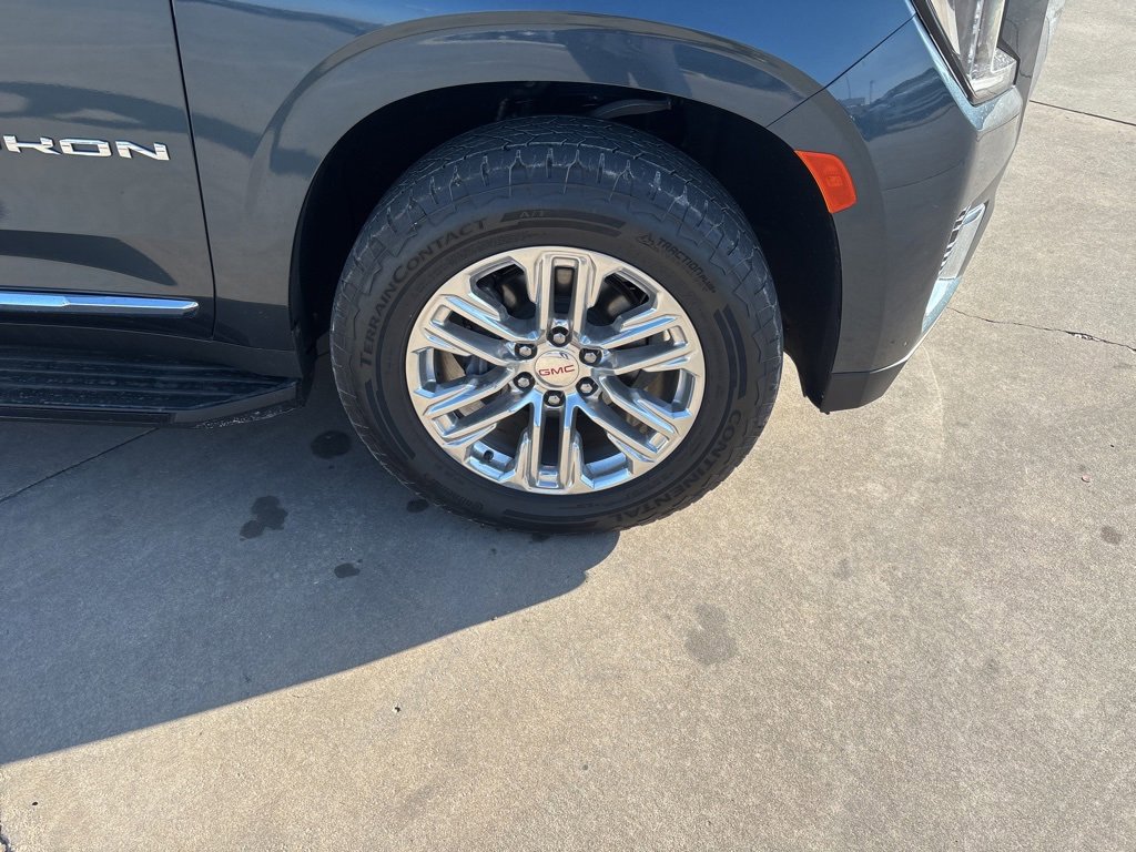 Used 2021 GMC Yukon SLT w/ SLT Luxury Plus Package image 2