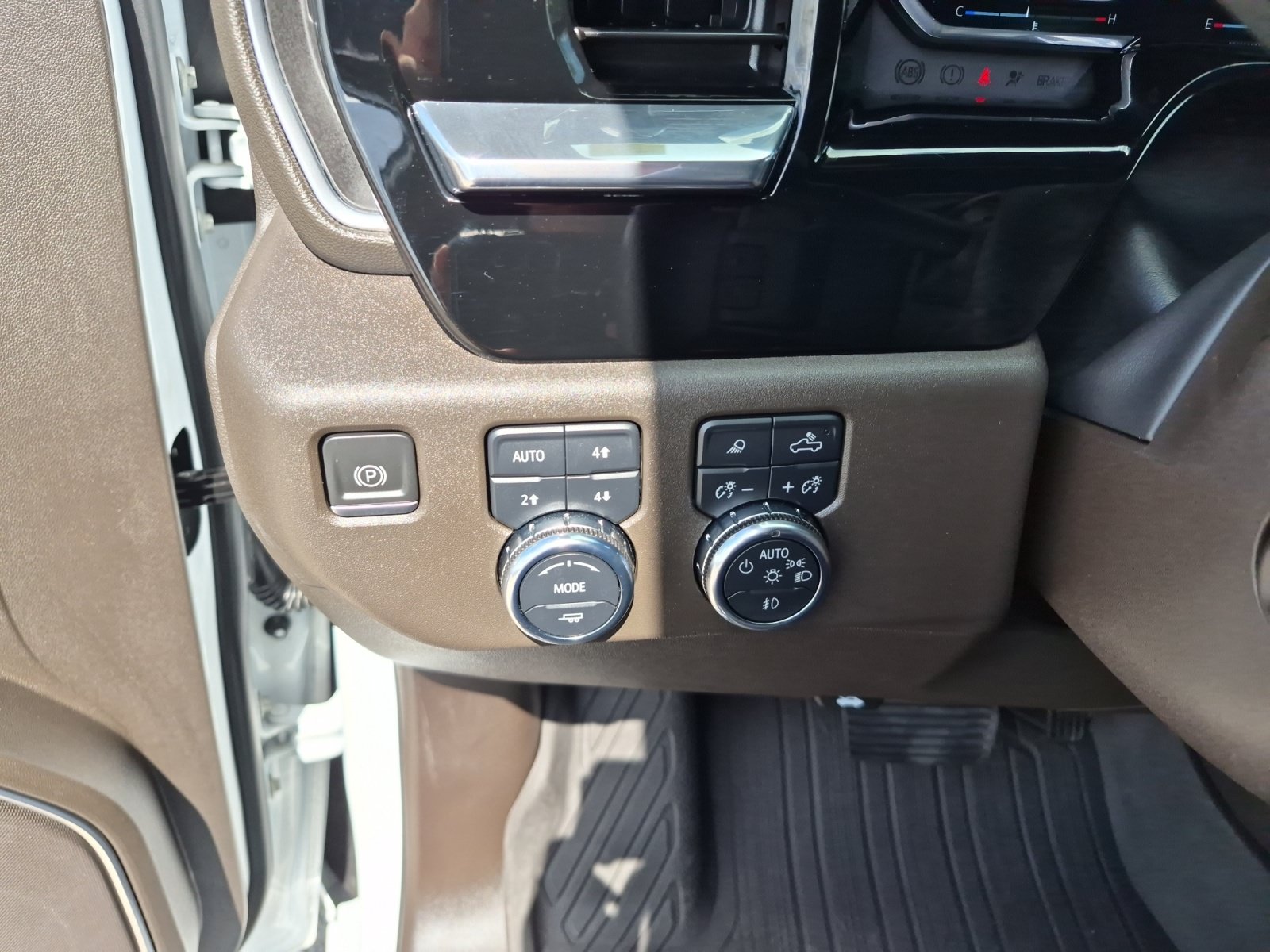 Used 2023 GMC Sierra 1500 SLT AWD/4WD image 28