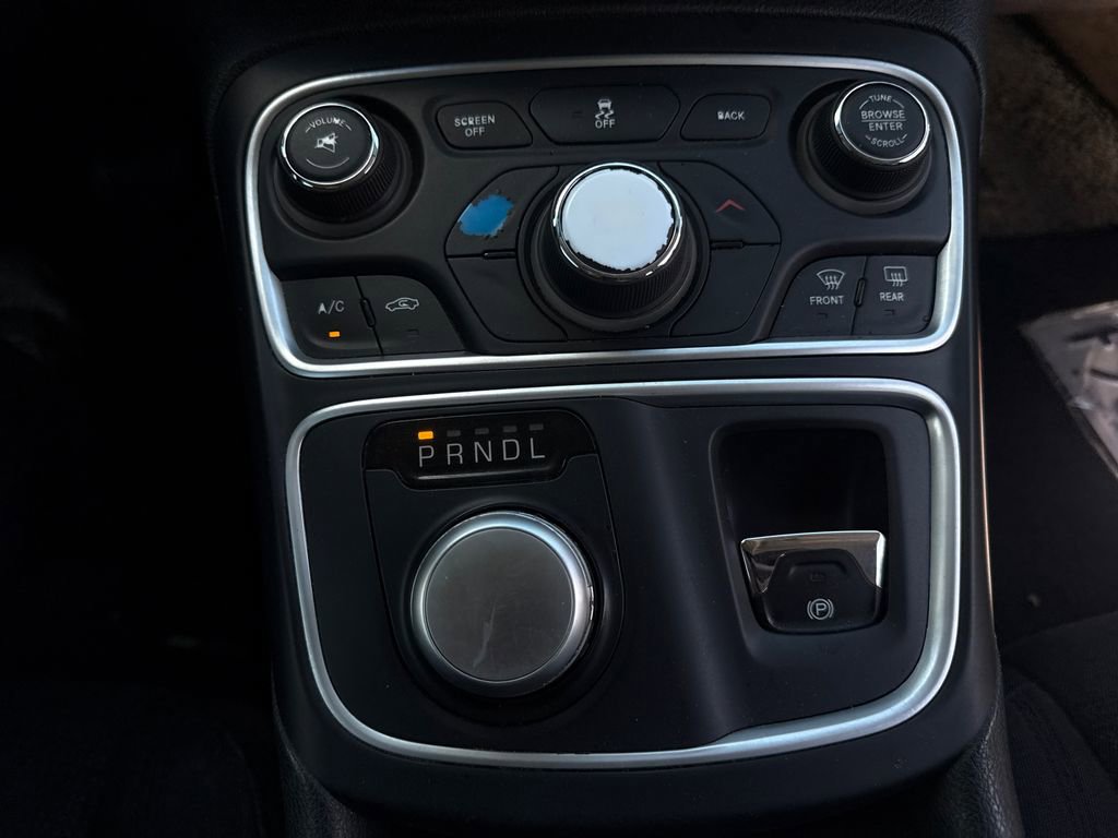 Used 2015 Chrysler 200 Limited w/ Convenience Group FWD image 13