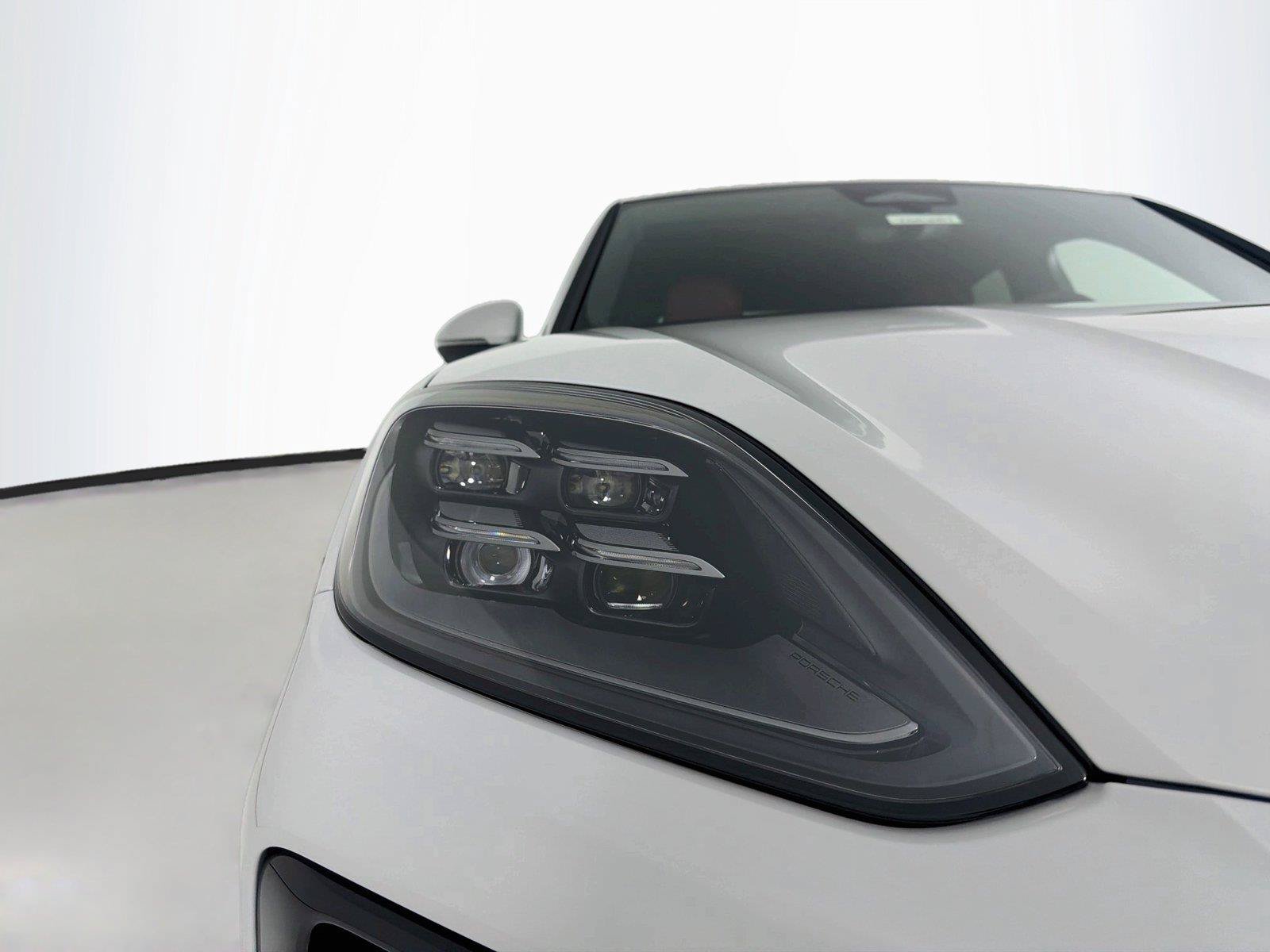 New 2026 Porsche Cayenne Coupe AWD/4WD image 33