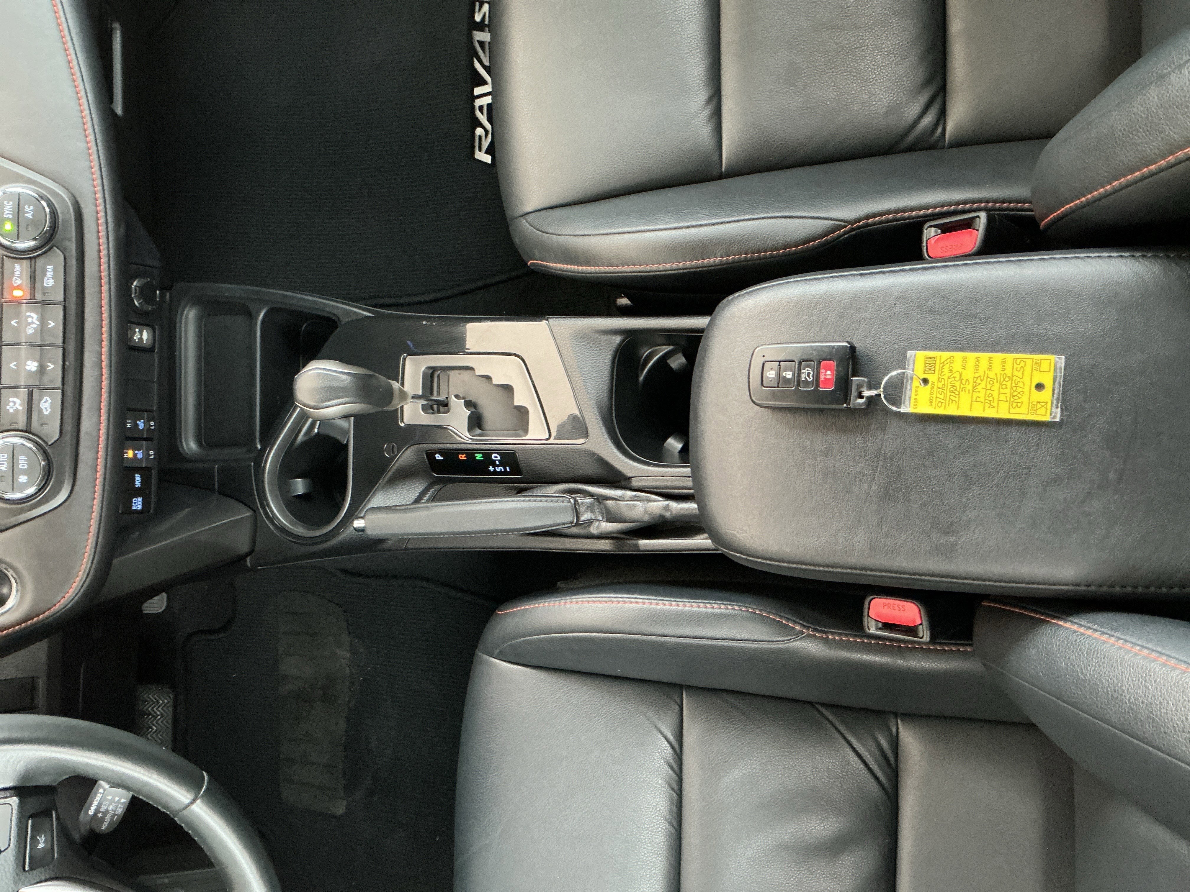 Used 2017 Toyota RAV4 SE image 11