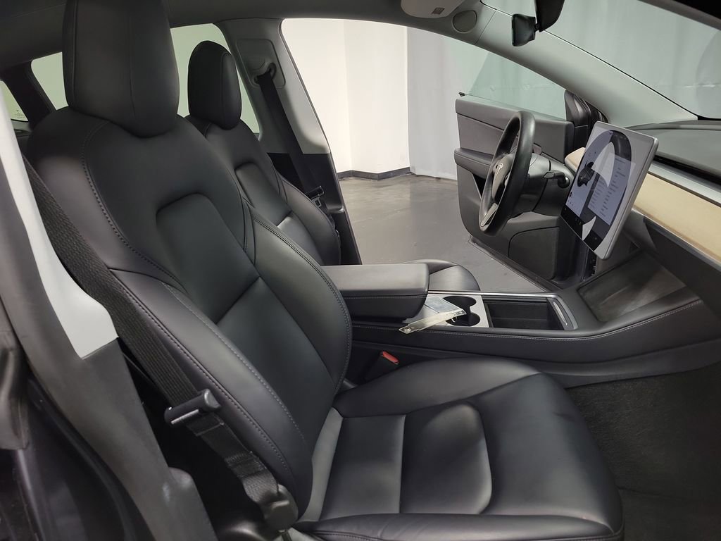 Used 2021 Tesla Model Y Long Range image 22