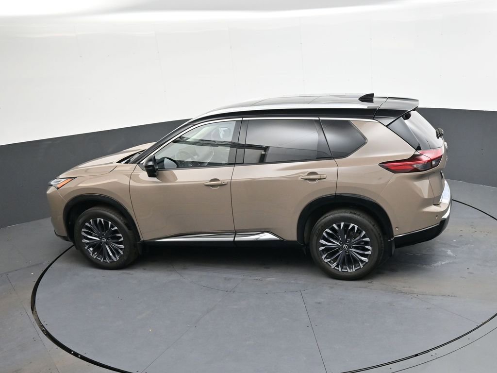 Used 2024 Nissan Rogue Platinum image 27