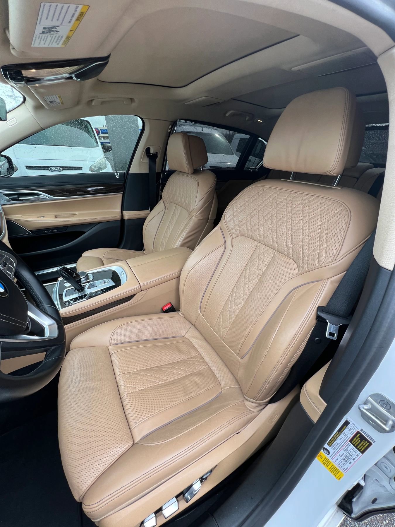 Used 2022 BMW 740i image 11